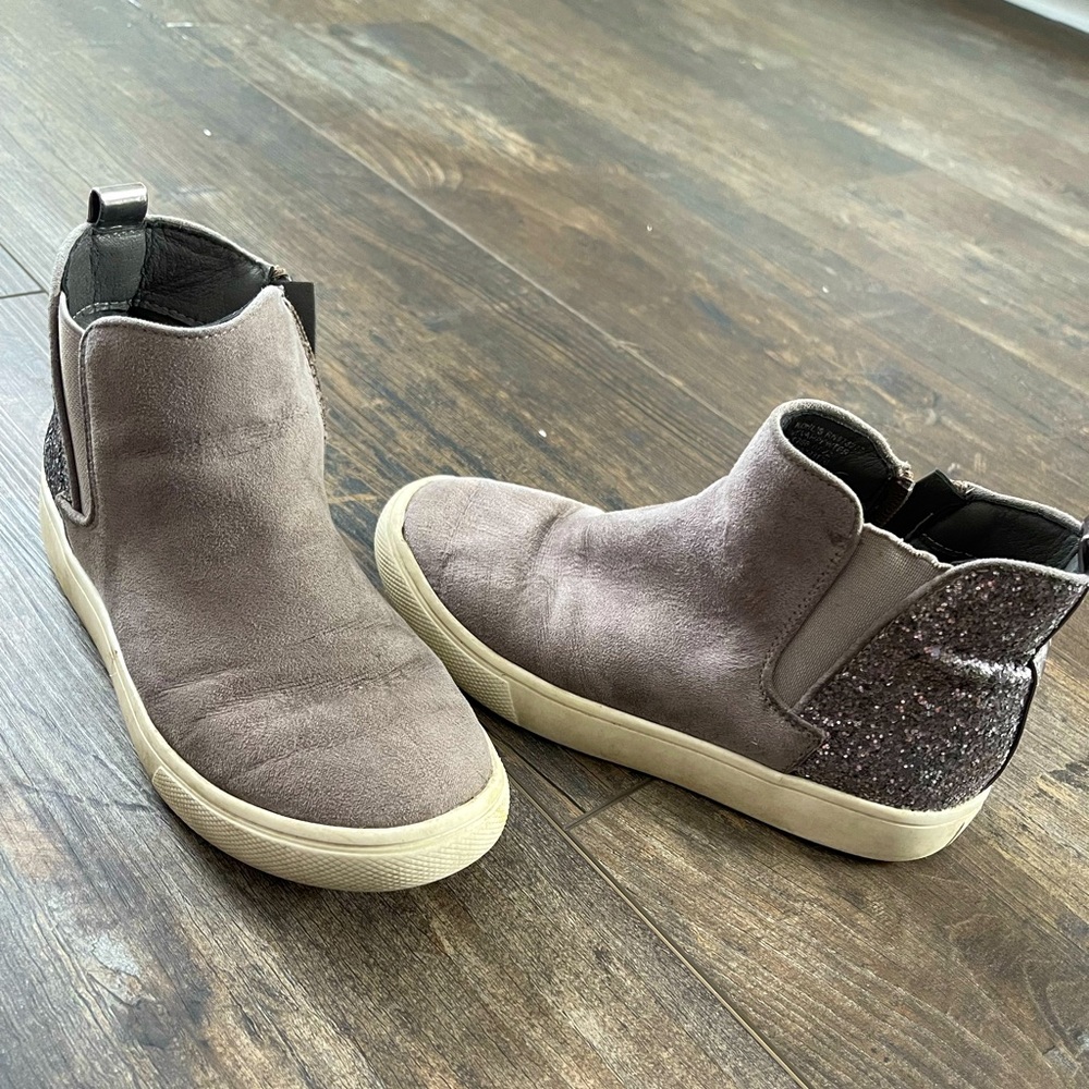 Girls Sneakers